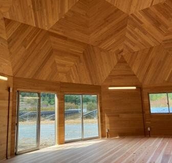 CLT木材でドームハウス施工